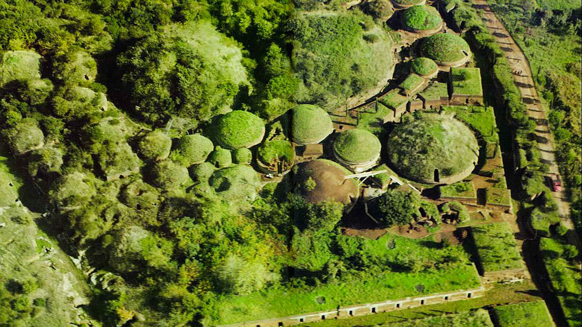 la Necropoli della Banditaccia vista dall'alto