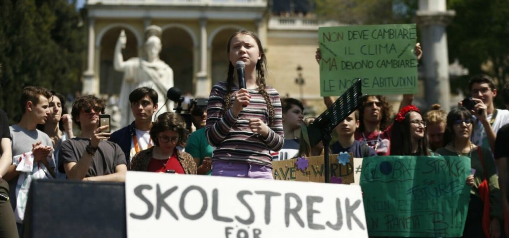 Greta Thunberg, fondatrice del movimento Fridays for Future

(giustizia sociale ambientalismo)