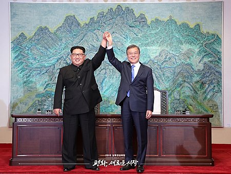 Kim Jong Un e Moon Jae-In dopo la firma della dichiarazione di Panmunjom