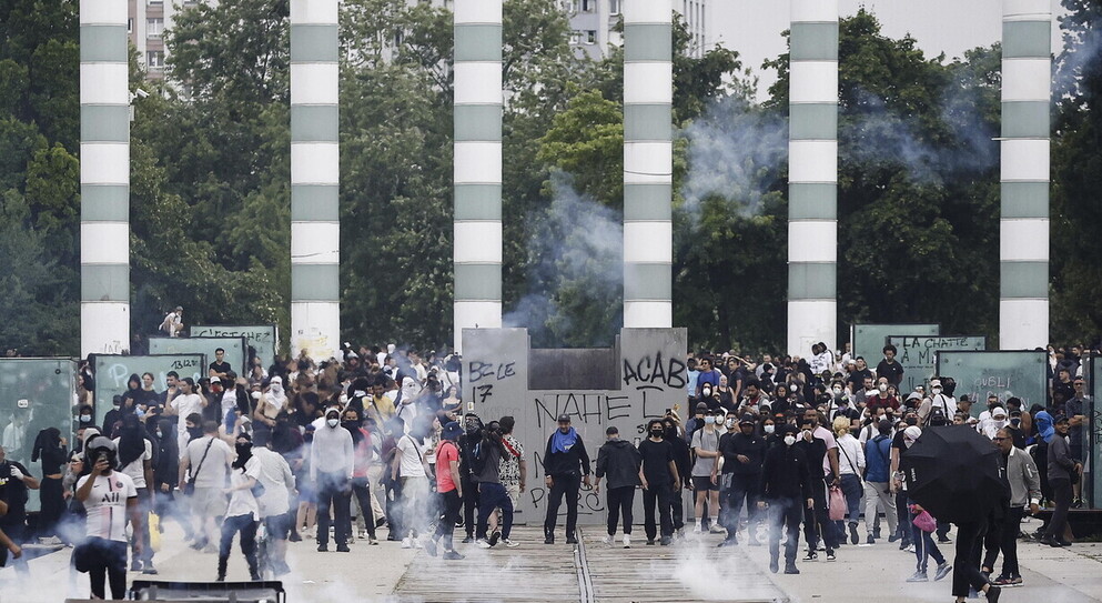 Rivolte in Francia dopo la morte di Nahel 